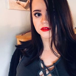 Meet your Posher, Kendra